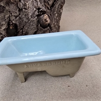 lyseblaat-stoebejerns-dukke-badekar-emajeret-gammelt-legetøj-ankersrum